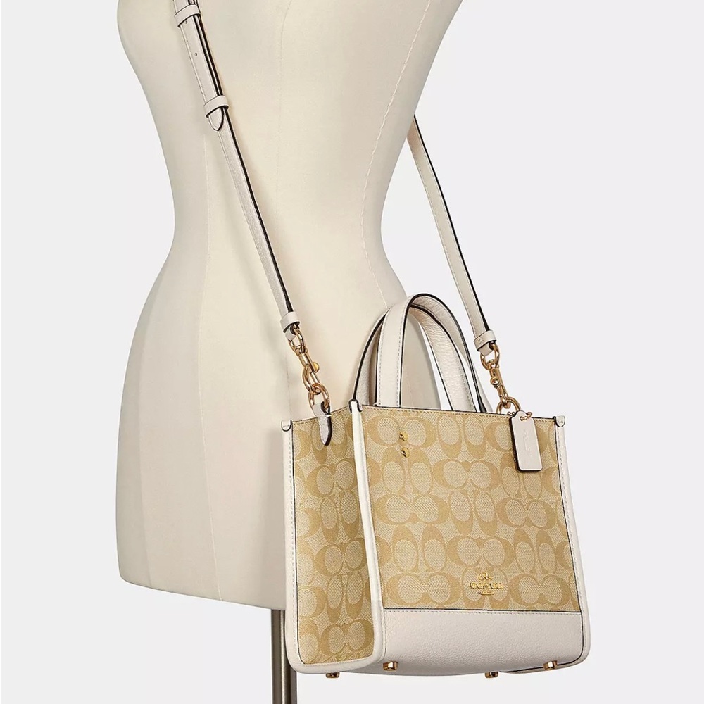 Coach Dempsey Tote 22 in Signature Canvas ✨LIKE NEW✨